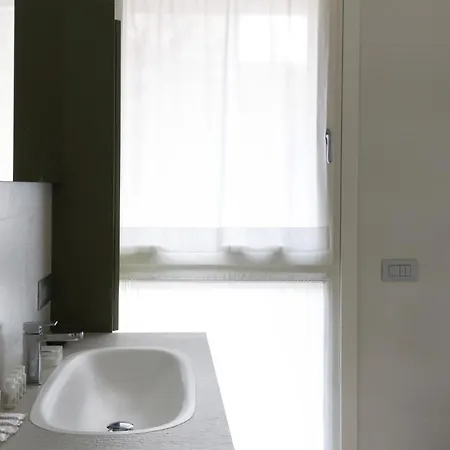 Joivy Stylish 1-bedroom Flat Milan
