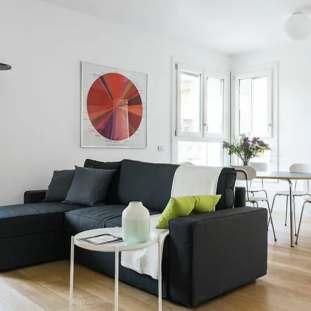 Joivy Stylish 1-bedroom Flat Apartment *